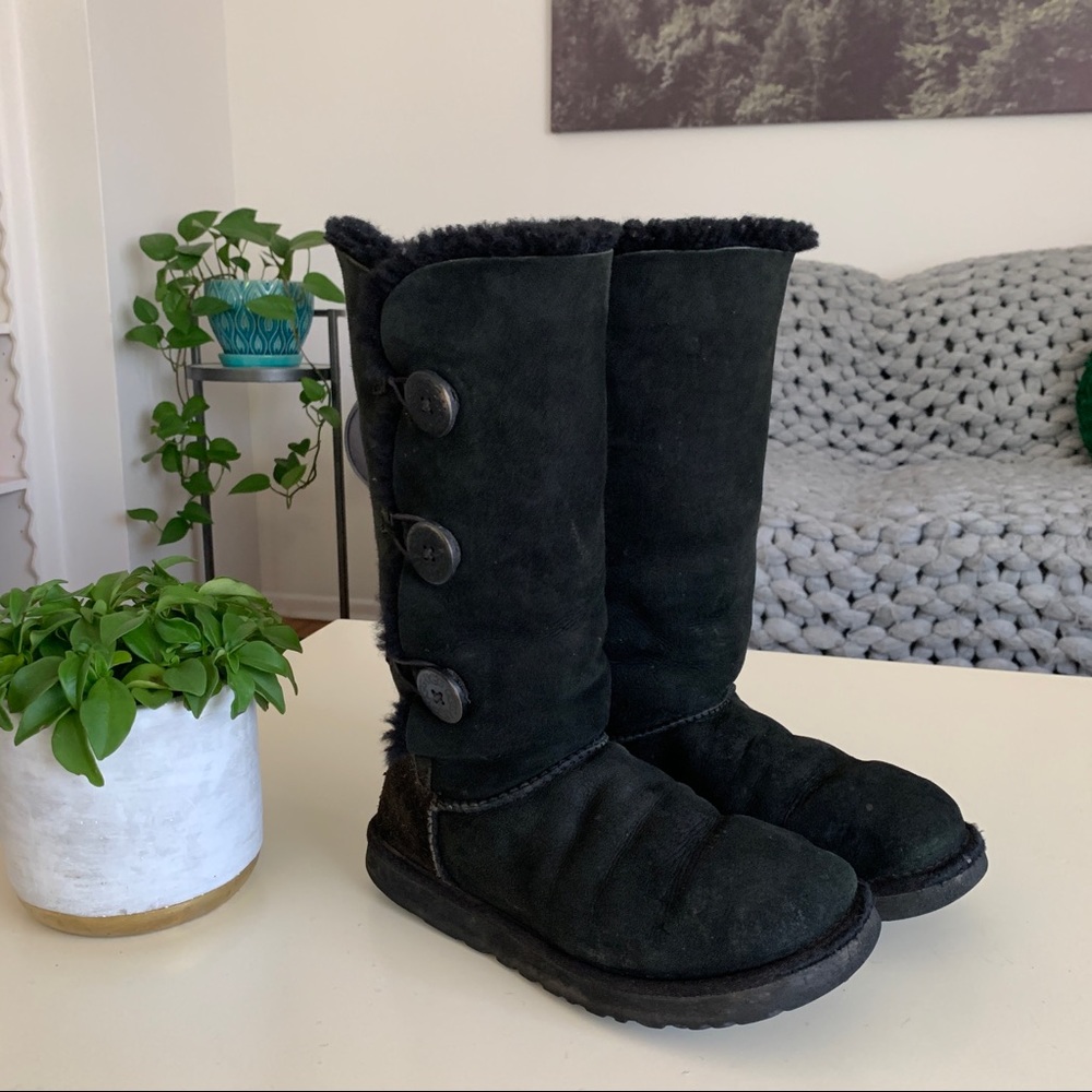 Black Bailey UGGs
